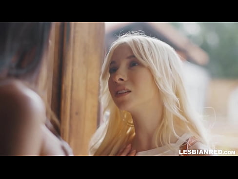 ❤️ Cô gái về nhà một vài tháng sau đó và ăn sạch âm hộ của mẹ kế ️  Fucking video  ở% vi.robosexshop.ru%  ️❤